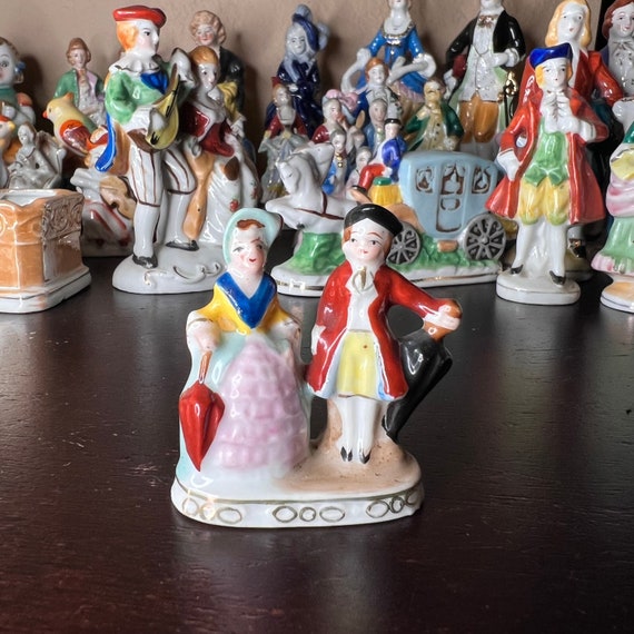 かっきー【Vintage Ceramic Figurine】 Vintage 1940's Made in Occupied Japan Tiny Colonial Couple
