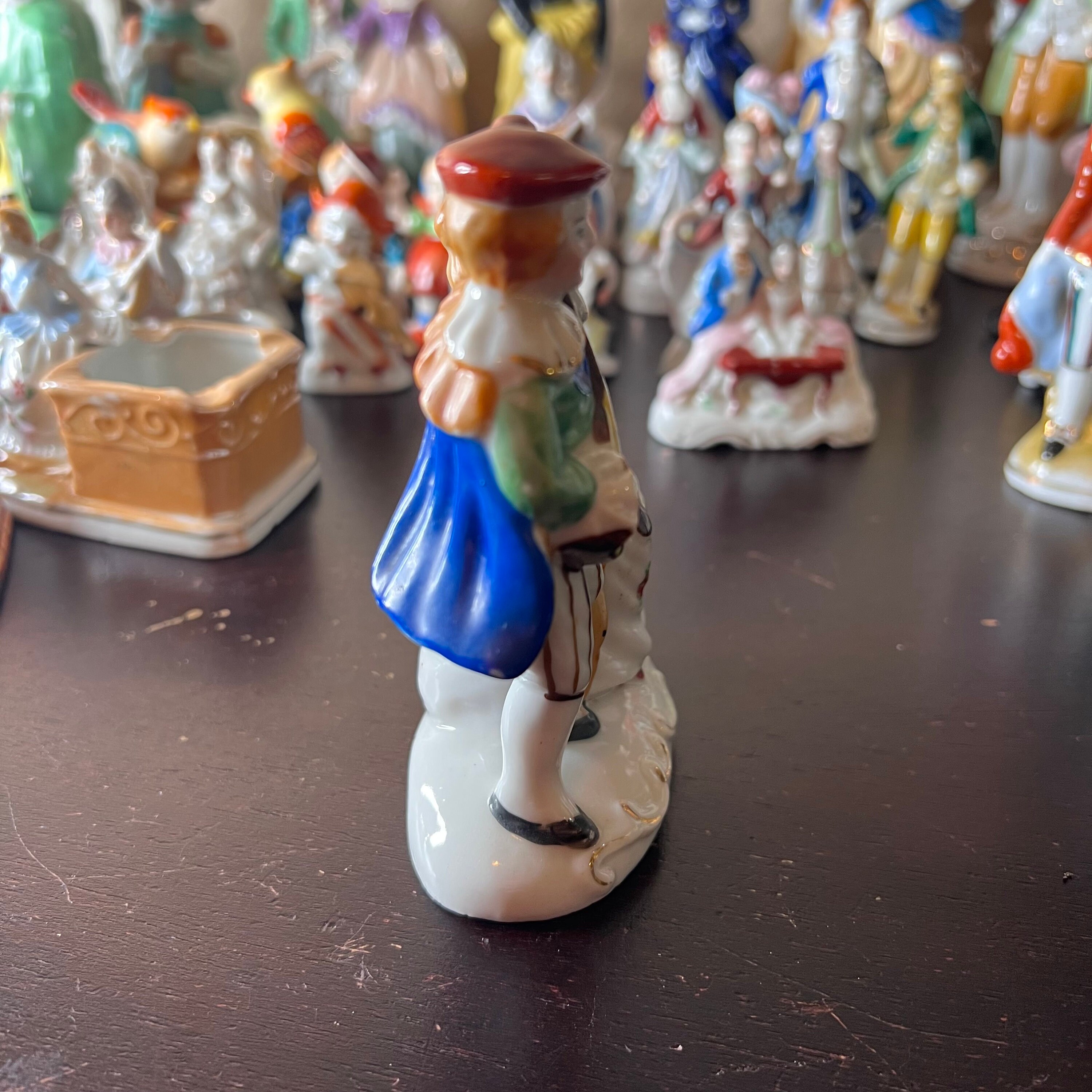 Vintage 1940's Made in Occupied Japan Colonial Couple Figurine