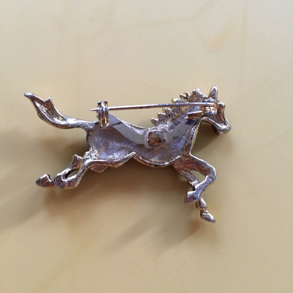 Vintage Black and Gold Galloping Horse Brooch. Pi… - image 5