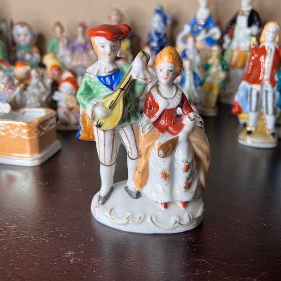 Vintage 1940's Made in Occupied Japan Colonial Couple Figurine