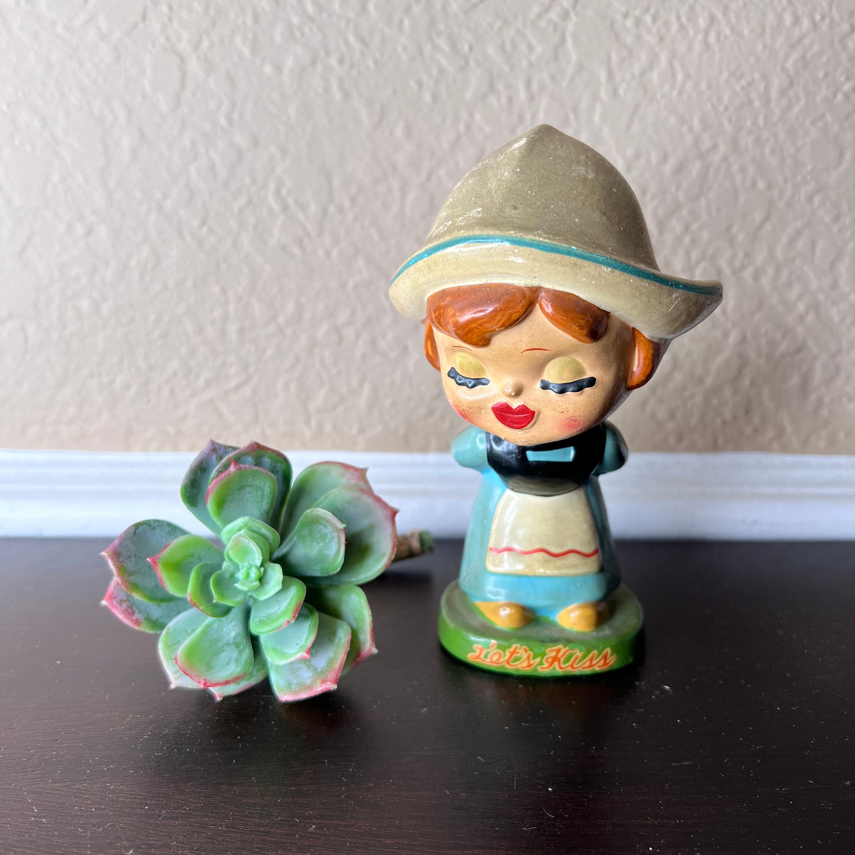 Vintage 1950 Kissing Dutch Girl, Paper Mache', “let's Kiss”, Japan