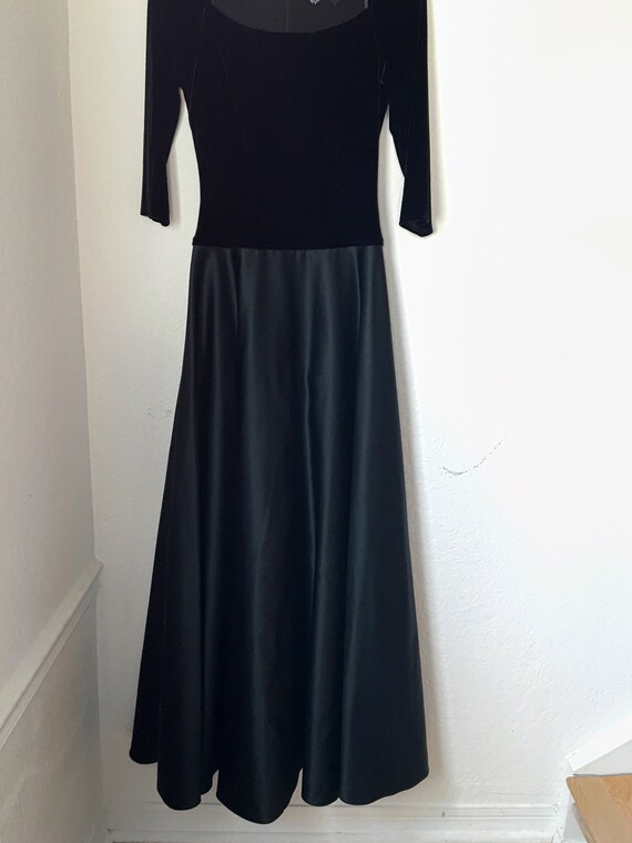 JS Collections Full Length Black Gown with Quarte… - image 3