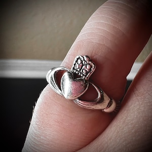 Vintage Sterling Silver (5.5) Claddagh Ring, Irish, Ireland, 925, Celtic, Estate Jewelry, Unisex, Love Loyalty Friendship, St Patricks Day
