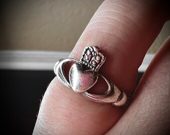 Vintage Sterling Silver (5.5) Claddagh Ring, Irish, Ireland, 925, Celtic, Estate Jewelry, Unisex, Love Loyalty Friendship, St Patricks Day