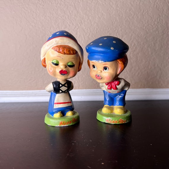 Vintage 1950's Dutch Boy & Girl “kiss Me” Bobble Head Pair