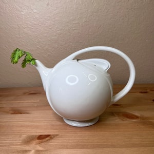 Vintage Midcentury Hall Airflow Teapot, Art Deco, Minimalism, Cream White, Wedding Gift, Made in USA Pottery, Superior Quality Kitchenware
