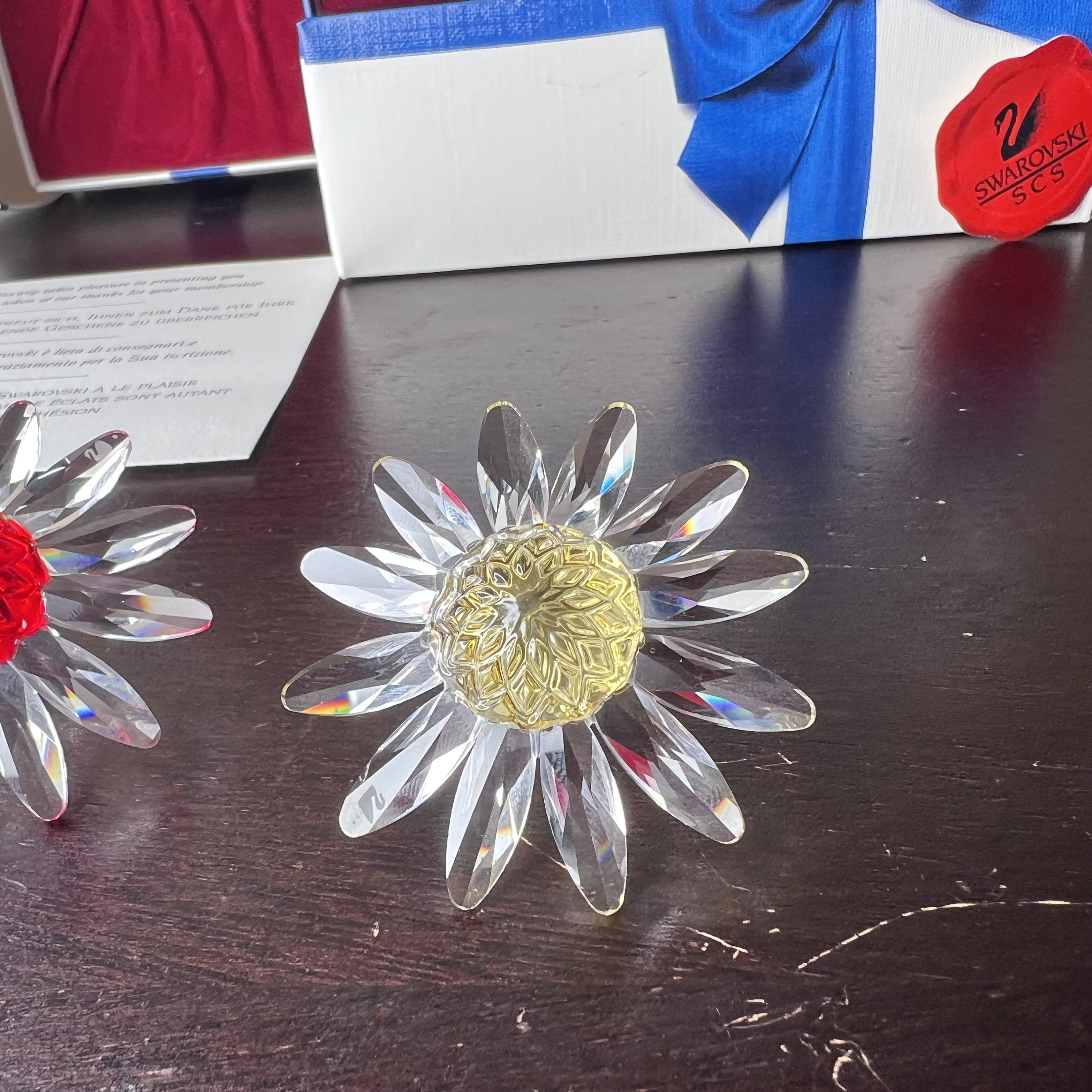 Vintage 1999 Swarovski Crystal Membership Daisy Flower Collectible