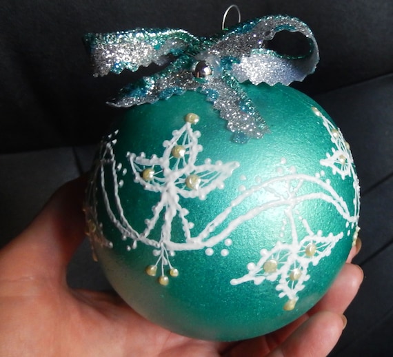 Ball Christmas Tree Decorations,Unique Hand Painted 3 D Lace imitation,Non-Breakable,Non-Glass,Non-Toxic acrylic paint,Exclusive drawing