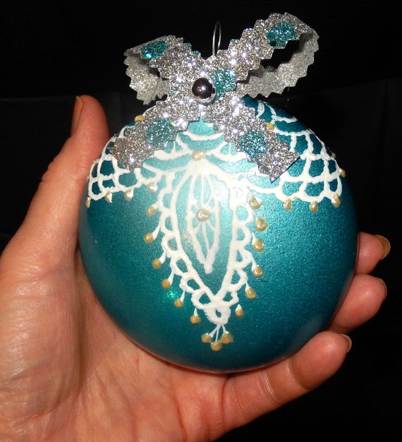 Ball Christmas Tree Decorations,Unique Hand Painted 3 D Lace imitation,Non-Breakable,Non-Glass,Non-Toxic acrylic paint,Exclusive drawing