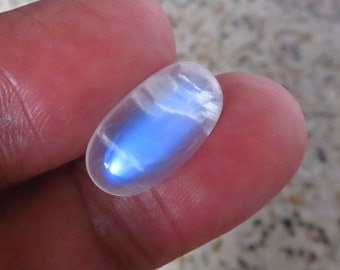 7.11 Carat Big size Blue Moonstone from Sri Lanka.  Strong blue flash in transparent crystal with moderate inclusion.  Watch video.