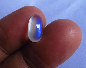 Newly Added. 3.23 Ct. Magnificient Blue Moonstone from Sri Lanka, In top transpanency with very strong blue sheen. Watch videos.