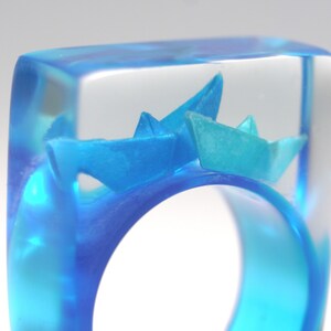 Ship ahoy maritime boat ring with hand-made folded mini boats made of light blue and blue paper on a blue ring made of resin image 2