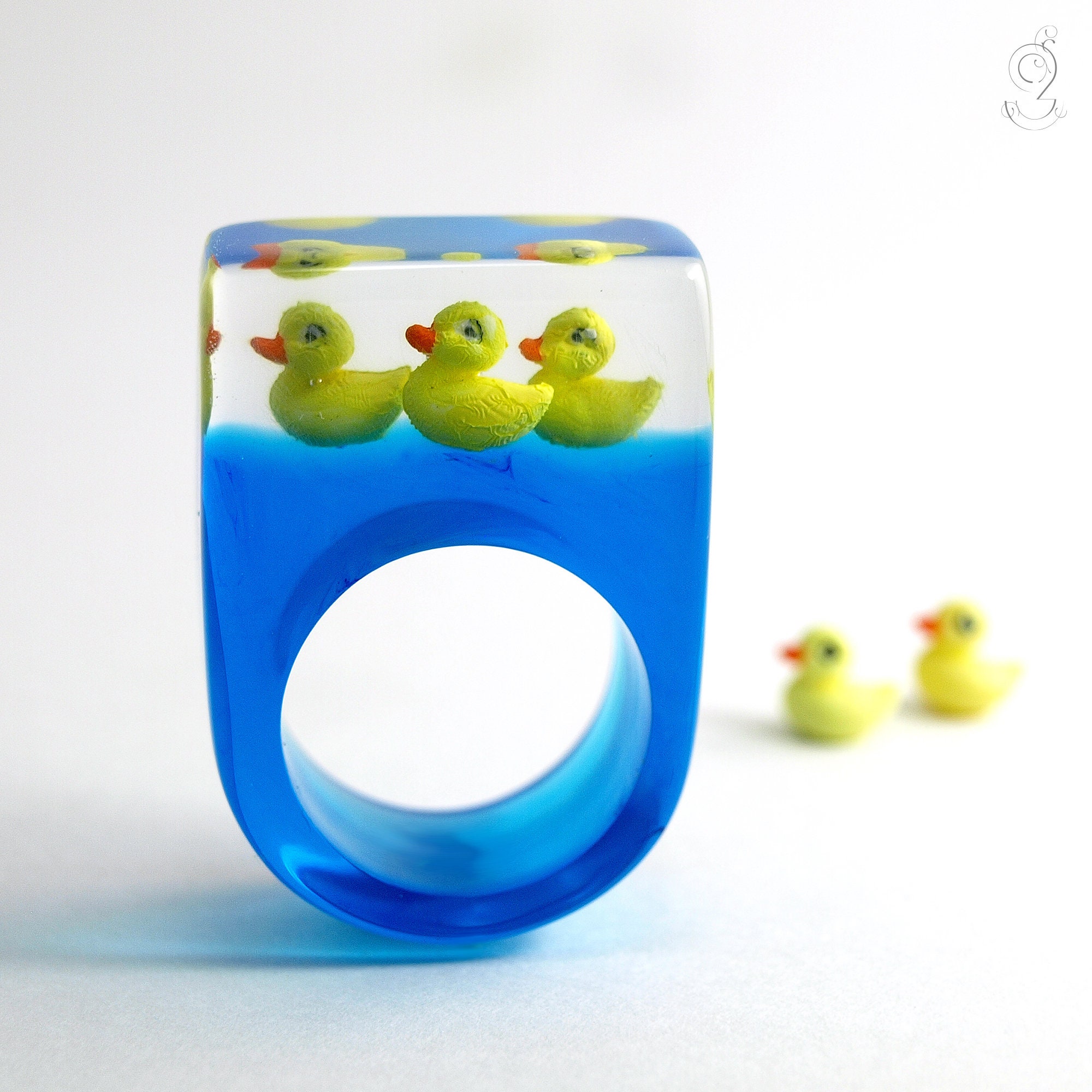 Rubber Duck Funny Resin Ring With Three Yellow Swimming Rubber Ducks rubber-duck-funny-resin-ring-with-three-yellow-swimming-rubber-ducks