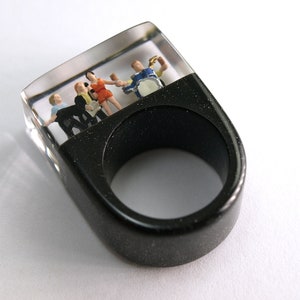 Soundcheck Top class musician ring with a live band on black ground made of resin for the daily concert image 9