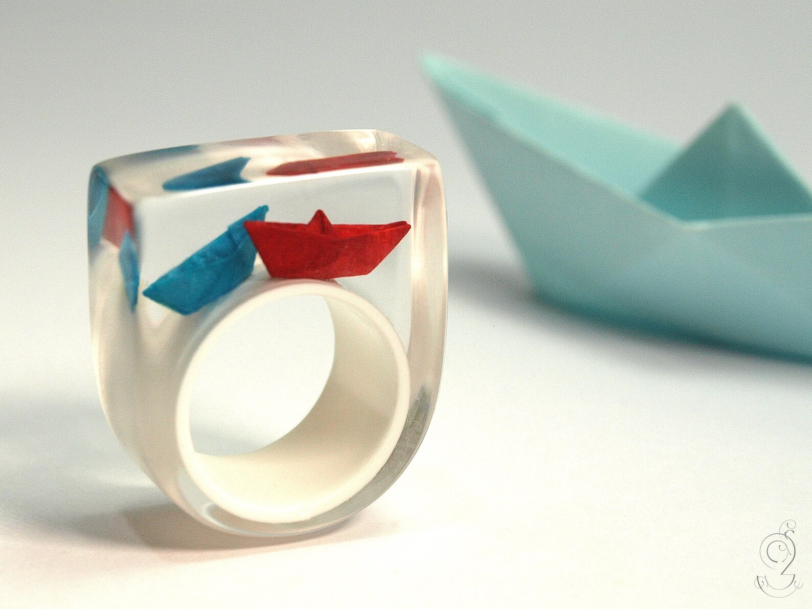 Кольцо лодка золото. Талисман яхта кольцо украшение. Золотое кольцо с фианитами ромб 301-003-005. Золотое кольцо сороконожка 585 пробы. Золотое кольцо маркиза с рубином.