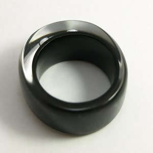 Look at me Black resin ring with funny wiggle eyes image 7