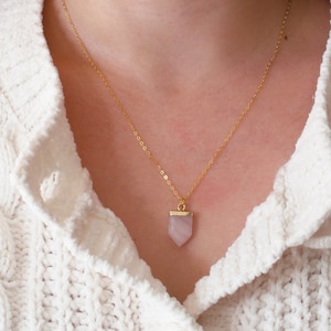 Collar de cadena llena de oro de cuarzo rosa, collar colgante de cuarzo rosa, cadena llena de oro, colgante delicado de cuarzo rosa, navidad, regalo para ella