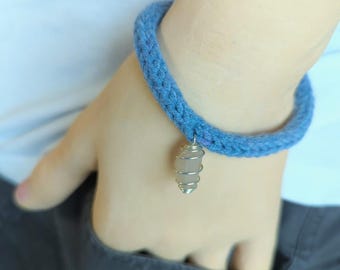 Blue Knitted Bracelet: Pecos Diamond Quartz Crystal Charm, Metaphysical Amulet