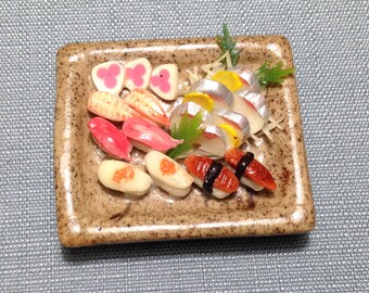 Miniature Dollhouse Japanese Sushi Set Clay Polymer Food Supplies Asian Sushis Fish Cute Small Dish Tray Plate Ceramic Jewelry Decor 1/12