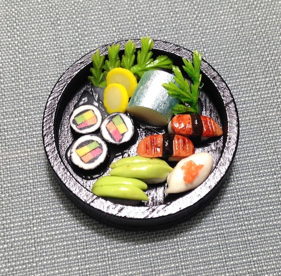 Miniature Dollhouse Japanese Sushi Set Clay Polymer Food Supply Asia Sushis  Fish Cute Small Dish Wood Tray Display Jewelry Supplies 1/12