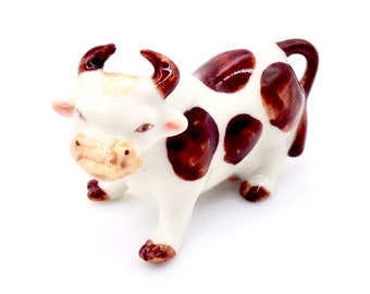 ミニチュアセラミック農場牛雄牛動物小さな白茶色の置物小さな像小さな