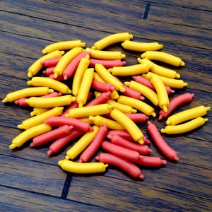 20 Miniature Dollhouse German Sausages Clay Polymer Orange Sausage Meat Cute Little Snack Supply Small Fast Food Kitchen Jewelry Decor 1/12