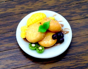 Miniature Dollhouse Pancakes on Plate Clay Polymer Food Fimo Fruits Mango Kiwi Berries Cute Small Ceramic Dish Display Jewelry Supplies 1/12