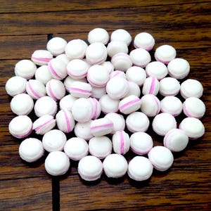20 Miniature Dollhouse White Macaroons Clay Polymer Little Cookies Cakes Biscuits Cute Small Bakery Fimo Tiny Food Jewelry Supplies 1/12