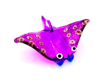 Miniature Hand Blown Glass Manta Ray Fish Sea Baby Animal Cute Purple Red Blue Figurine Statue Decoration Collectible Small Craft Painted