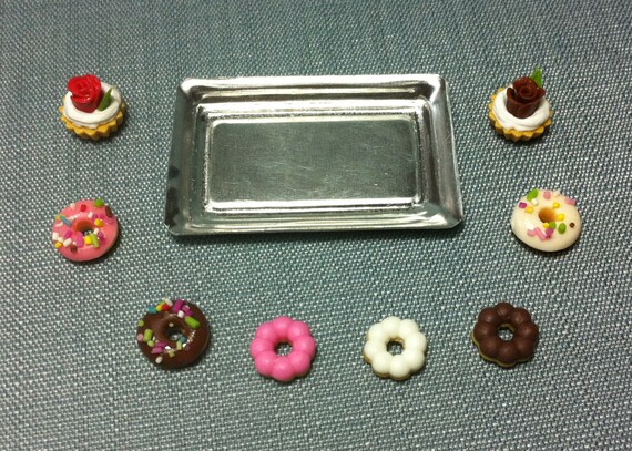 6 White Rose Cupcakes on Tin Tray  Dollhouse Miniatures Food  Miniature Sweet 