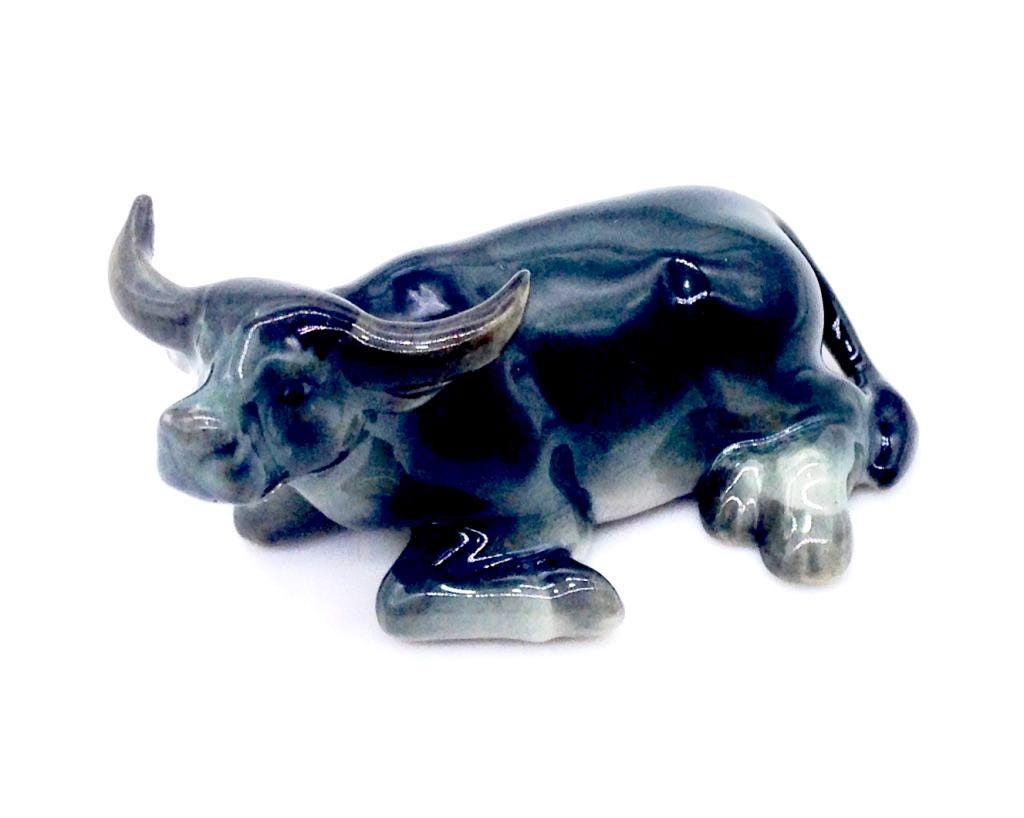 ミニチュア陶器製 水牛 産卵動物 小さな牛 雄牛の置物 小さな