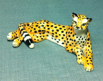 CWT028 Figurine Animal Miniature Ceramic Statue Cheetah 