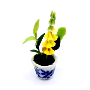 Blume Kunstpflanze Fingerhut gelb grün Miniatur Puppenhaus Clay Polymer Fimo Gartenblumen Hand Made Lieferungen Keramik Topf Dekor 1/12