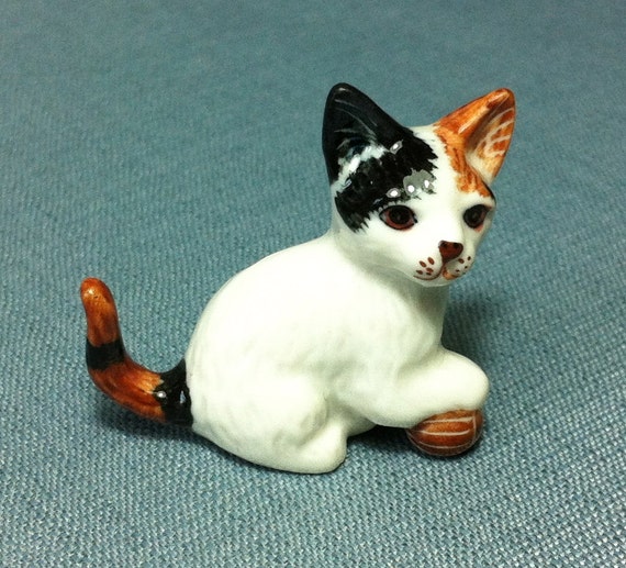 Tiny Brown Cat Dollhouse Miniature Ceramic Animal Figurines 