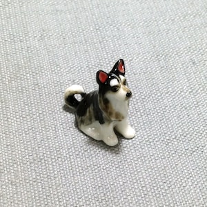 Miniature Ceramic Husky Dog Mini Sitting Animal Little White Grey Figurine Small Statue Cute Decoration Craft Collectible Hand Painted Deco