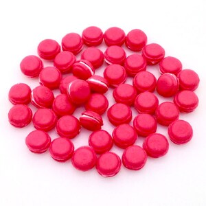 20 miniatyr dockhus röda macarons macarons lera polymerkakor tårtor små kex litet bageri små matsmycken dekoration 1/12