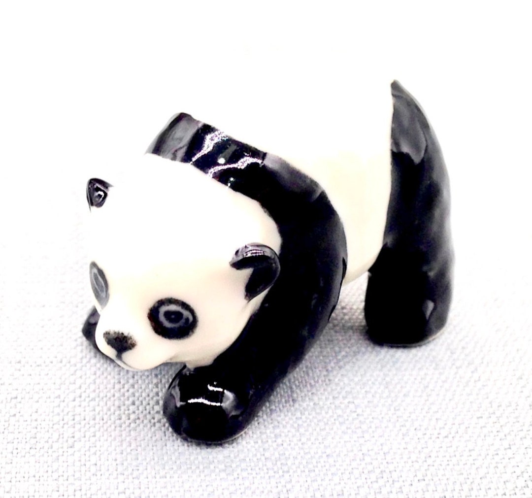  RAN Cute Black and White Crawling Baby Panda Statue, China  Giant Panda Bear Statue Animal Figurine as Garden Decoration (Color : Black  and White, Size : 38.0x22.0x21.0cm) : Patio, Lawn 