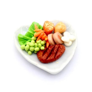 Miniature Dollhouse Beef Steak Carrots Peas Salad Clay Polymer Tiny Food Supply Cute Small Heart Dish Plate Ceramic Diorama Supplies 1/12