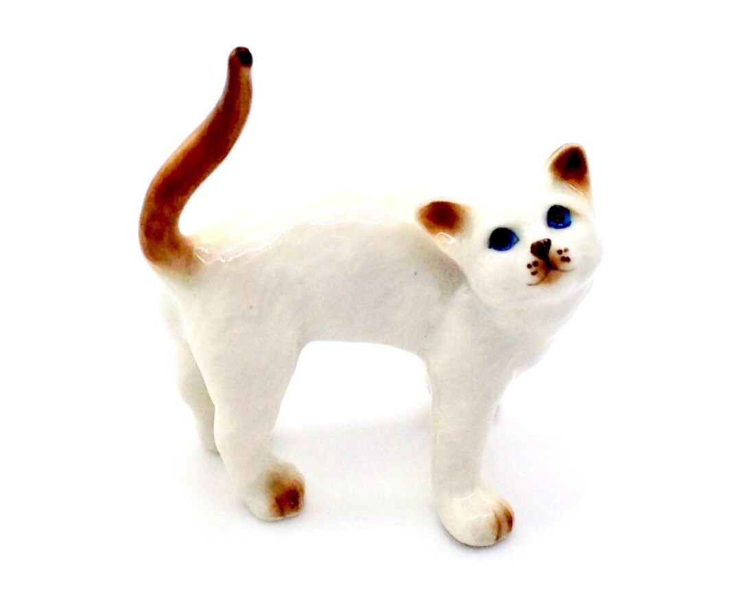 ミニチュア 陶器 猫 子猫 動物 小さな白 茶色 しっぽ 置物 小さな彫像