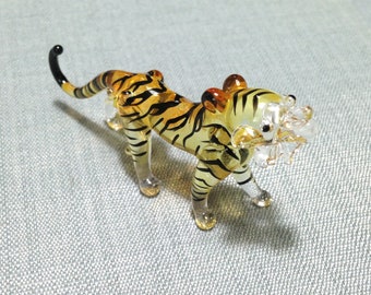 Hand Blown Glass Miniature Baby Tiger Wild Animal Yellow Black Figurine Statue Decoration Miniature Collectible Small Craft Hand Painted