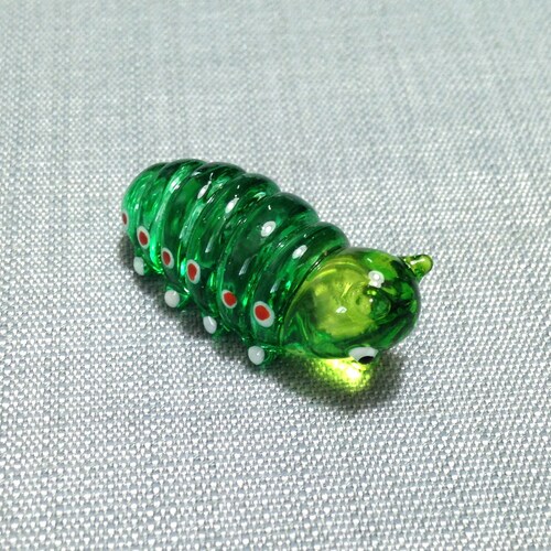 Hand Blown Glass Funny Caterpillar Worm Animal Blue Green White Figurine Statue Decoration Collectible Small Miniature Hand Painted Deco Hand Blown Glass Funny Caterpillar Worm Animal Blue Green White Figurine Statue Decoration Collectible Small Miniature Hand Painted Deco
