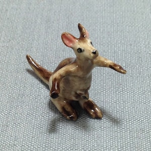 Miniature Ceramic Kangaroo Australia Mom Baby Animal Cute Little Tiny Small Brown Beige Figurine Statue Decoration Hand Painted Collectible