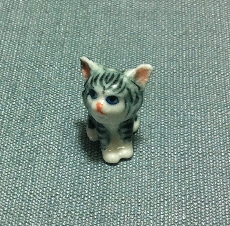 Vintage Cat Pet Ceramic Miniature Animal Collectible Figurine Hand Painted Gift