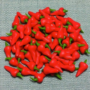 20 Miniature Dollhouse Red Chili Peppers Clay Polymer Vegetables Small Veggies Cute Little Supply Tiny Mini Food Jewelry Chillies Spicy 1/12