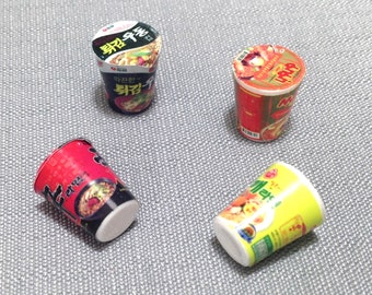 4 Miniature Dollhouse Noodle Cups Set Plastic Asian Food Small Chinese Noodles Cup Asia Kitchen Dish Cute Little Supply Jewelry Deco 1/12