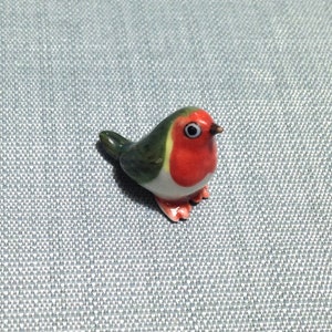Miniature Ceramic Robin Redbreast Bird Animal Cute Little Green Red Figurine Tiny Statue Small Decoration Hand Painted Collectible Craft