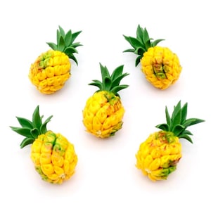 5 Abacaxis em Miniatura para Casa de Bonecas, Frutas Pequenas de Argila e Polímero, Exóticas, Laranja e Verde, para Decoração de Bijuterias e Dioramas, Escala 1/12
