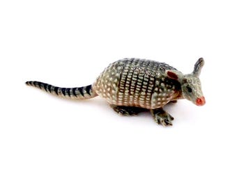 Miniature Ceramic Armadillo Funny Animal Cute Little Grey Pink Figurine Tail Tiny Statue Small Decoration Hand Painted Collectible Figure