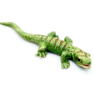 Miniature Ceramic Gecko Lizard Reptile Animal Cute Little Green Figurine Tiny Statue Small Decoration Hand Painted Craft Collectible Figure