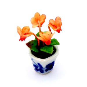 Miniature Dollhouse Artificial Flower Plant Cyclamen Orange Clay Polymer Fimo Garden Flowers Hand Made Supplies Ceramic Pot Display 1/12